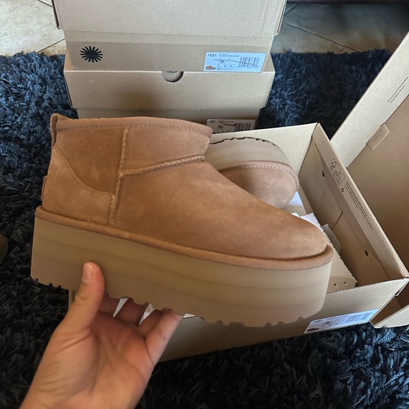AUTHENTIC UGG CLASSIC ULTRA MINI PLATFORM IN COLOR CHESTNUT - Picture 2 of 9